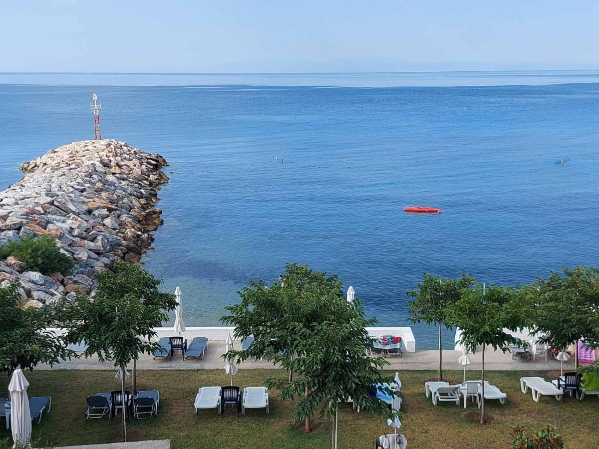 Pansion Alexandros By The Sea Aparthotel Nea Skioni Exterior photo