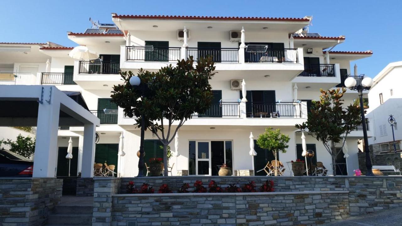 Pansion Alexandros By The Sea Aparthotel Nea Skioni Exterior photo