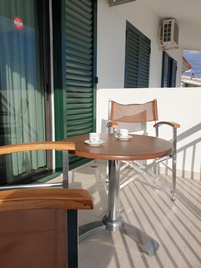 Pansion Alexandros By The Sea Aparthotel Nea Skioni Exterior photo